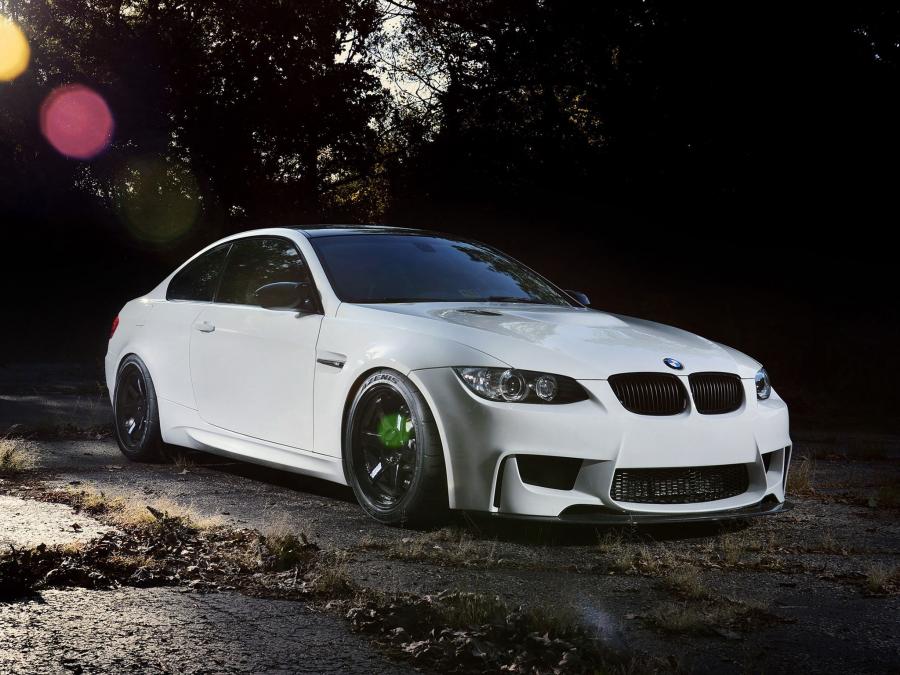  BMW M3 Coupe White by IND Distribution 2012 года  (фото 5 из 6)